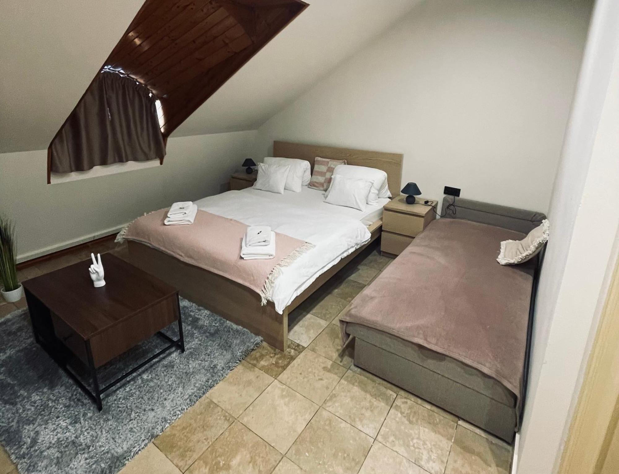 Downtown Apartments With Shared Kitchen Győr Eksteriør bilde