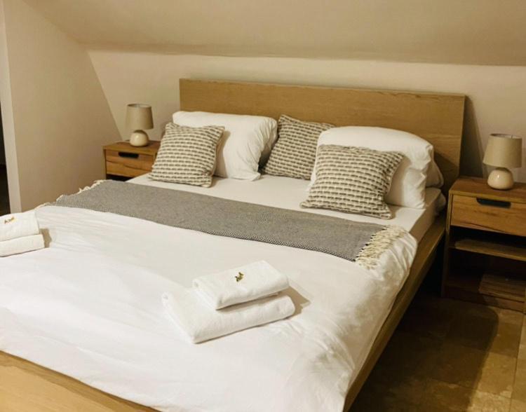 Downtown Apartments With Shared Kitchen Győr Eksteriør bilde