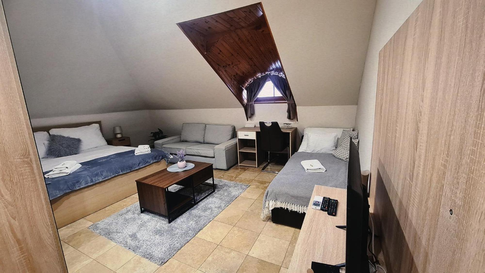 Downtown Apartments With Shared Kitchen Győr Eksteriør bilde