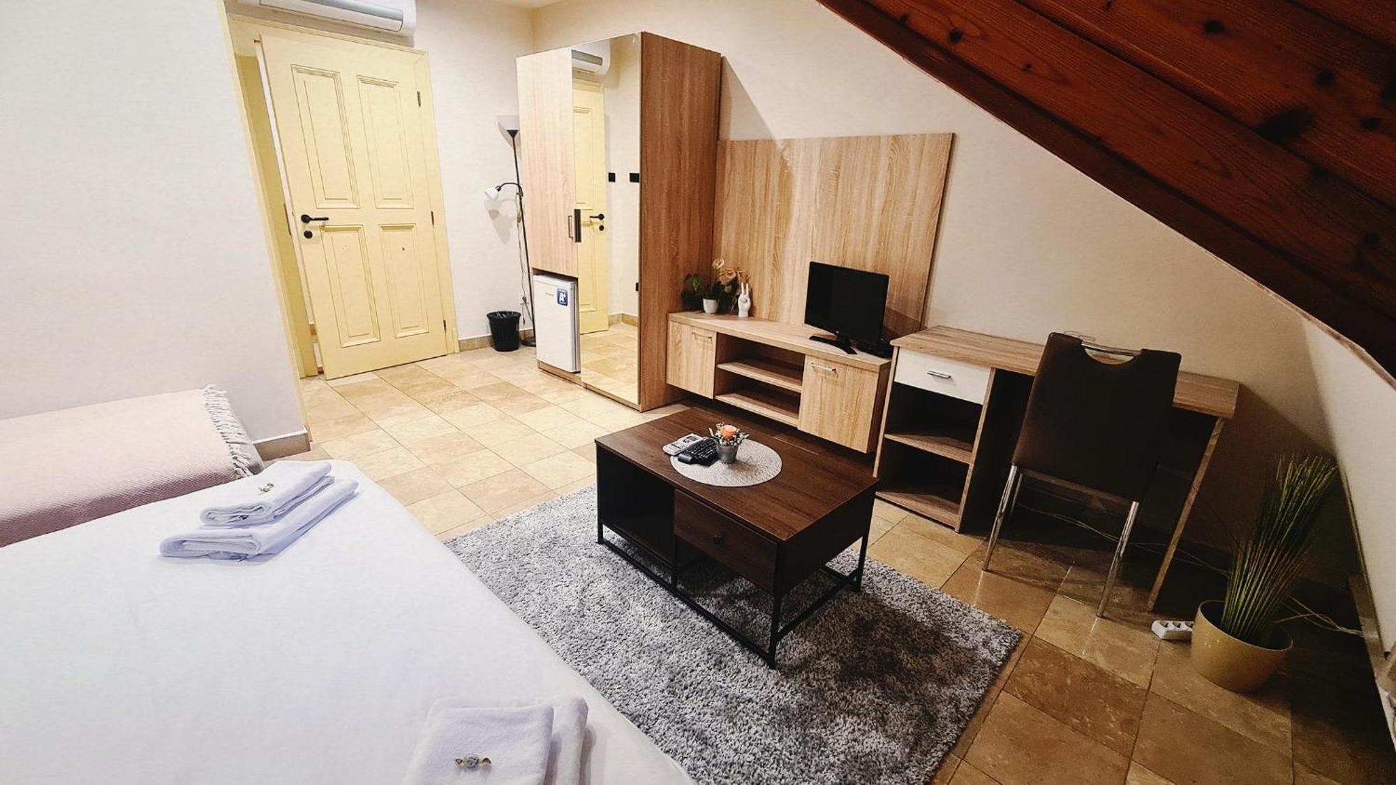 Downtown Apartments With Shared Kitchen Győr Eksteriør bilde